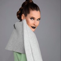 Minggu lalu majalah tentang fitnes dan olahraga tersebut menantang follower-nya di Instagram untuk membuat ulang foto sampul favorit mereka sepanjang Sports Illustrated terbit sejak 1954. Foto: Instagram/@modelcarolalt