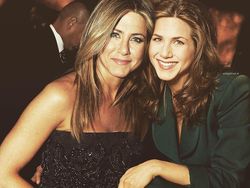 Keren! Jagoan Photoshop Gabungkan Foto Artis dan Masa Mudanya