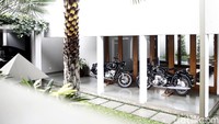 Nurhadi diketahui memiliki rumah pribadi di Jalan Hang Lekir VII, Kebayoran Baru, Jakarta Selatan. Sejumlah moge tampak terparkir di teras rumah beberapa waktu lalu. Rachman Haryanto/detikcom.