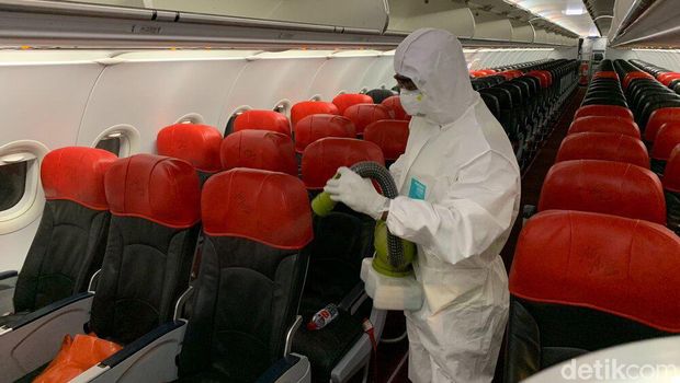 Sejak akhir Maret, sebagian besar armada AirAsia Group yang berjumlah 282 pesawat telah terparkir di beberapa bandara di Asia. Di antara jumlah tersebut terdapat 28 unit pesawat yang terparkir di 4 lokasi di Indonesia sejak 1 April 2020 yaitu Jakarta, Denpasar, Medan, dan Surabaya.