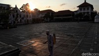 Disinfeksi Corona dilakukan menyeluruh ke setiap sudut Kota Tua.