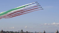 Codogno terletak sekitar 60 km dari Milan, merupakan kota yang pertama kali menyaksikan aksi akrobatik tersebut sekaligus kota yang mengumumkan infeksi Corona pertama kali di Italia pada Februari lalu.