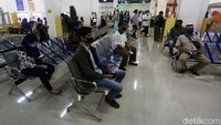 Pelayanan dilakukan dengan menerapkan protokol kesehatan.