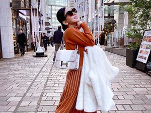 Nggak Cuma Prilly, Syahrini Juga Sebut Tarif Rp 100 Juta untuk Endorse