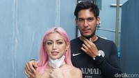 Sebelumnya, mereka merencakanan pernikahan pada 22 Maret di Bandung dan 11 April di Bali. Pool/Noel/detikFoto.