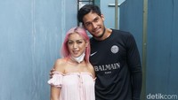 Jessica dan Richard Kyle terpaksa menunda pernikahannya karena pandemi Corona. Pool/Noel/detikFoto.