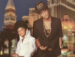 Keren! Jagoan Photoshop Gabungkan Foto Artis dan Masa Mudanya