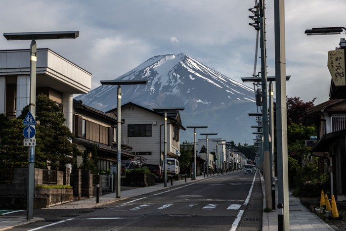 GOTEMBA, JAPAN - MAY 28: A car park at Mizugatsuka Park, a popular visitor spot for views of Mount Fuji, is completely empty after being closed to discourage visitors to the area on May 28, 2020 in Gotemba, Japan. Local authorities have announced that Mount Fuji, one of Japans most popular tourist destinations, will be closed to hikers during this years summer climbing season to prevent the spread of Covid-19 coronavirus. To date, Japan has recorded 16,651 infections, 858 deaths and 13,973 recoveries from the virus. (Photo by Carl Court/Getty Images)