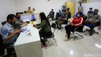Hari ini mal pelayanan publik Kota Bekasi pertama kali dibuka setelah 2 bulan ditutup guna mendukung PSBB agar memutus rantai pendemi COVID-19.