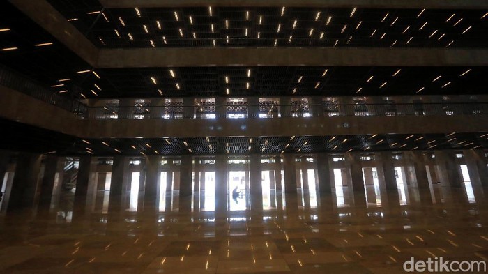 Renovasi Masjid Istiqlal terus dikebut pengerjaannya. Masjid itu diketahui jadi salah satu sarana ibadah yang dipersiapkan terapkan standar new normal.