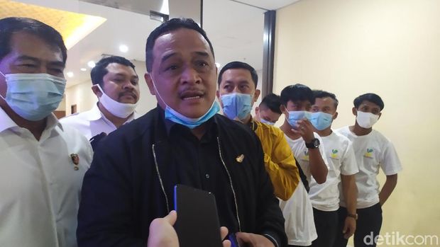 Kepala Badan Perlindungan Pekerja Migran Indonesia (BP2MI) Benny Rhamdani menyambagi Bareskrim Polri (Luqman Nurhadi Arunata/detikcom)