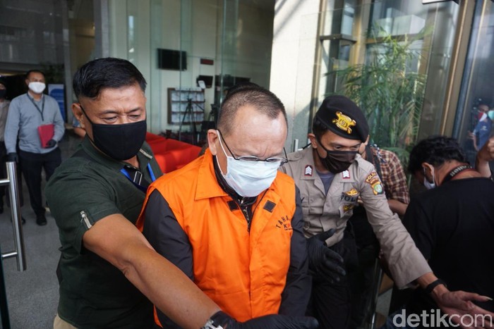 Nurhadi dan menantunya, Rezky Herbiyono, ditahan KPK (Ibnu Hariyanto/detikcom)