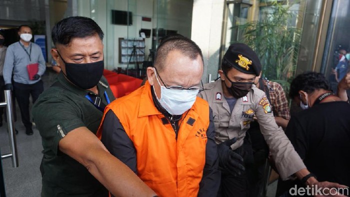 Nurhadi dan menantunya, Rezky Herbiyono, ditahan KPK (Ibnu Hariyanto/detikcom)