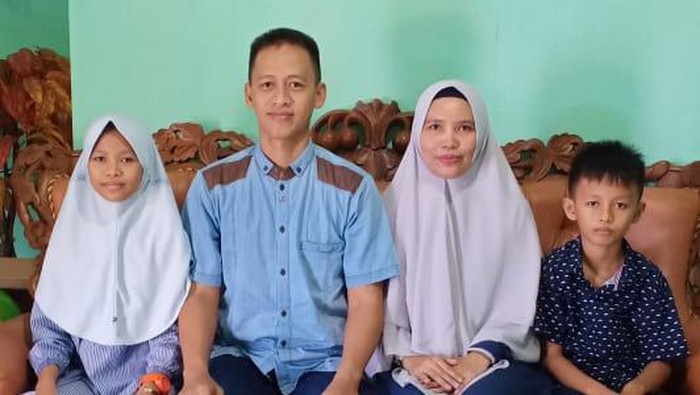 Pasutri asal Kulon Progo yang sudah dua kali ini tertunda berangkat ibadah haji, Selasa (2/6/2020).