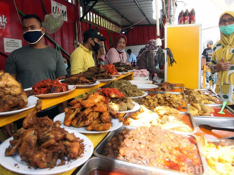 Berburu Nasi Kapau di Kramat Raya Jakarta