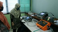 Ventilator tersebut yakni COVENT-20, merupakan inovasi anak bangsa yang dikembangkan oleh Universitas Indonesia (UI). Salah satunya, dengan menyumbangkan ventilator ke sejumlah Rumah Sakit rujukan pasien COVID-19 di Indonesia adalah Cerindo. Rencananya kami akan mendonasikan sebanyak 100 ventilator COVENT-20 ke sejumlah rumah sakit. Tahap awal ini, sebanyak 4 ventilator telah kami sumbangkan di dua Rumah Sakit masing-masing, RSUD Cibinong, Jawa Barat, RSUD Benyamin Galuh, Kabupaten Kolaka, kata Derian Sakmiwata, Direktur Utama PT Ceria Nugraha Indotama, Senin (1/6/2020). Foto: dok. UI