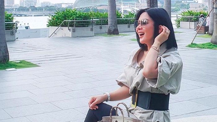 Syahrini Bawa Tas Rp 2 miliar