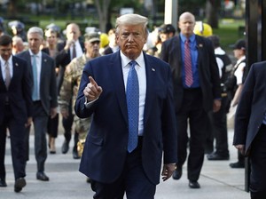 Banjir Kritik ke Trump yang Kerahkan Militer Usai Demo George Floyd