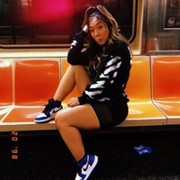 Wanita bernama Sewkey ini dulu bekerja sebagai pelayan sebelum ia menjadi model sukses yang meraup ratusan juta sebulan dari posting foto di Instagram. Foto: Instagram