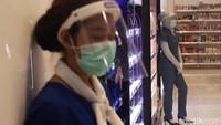 Pemantauan ini dilakukan langsung oleh Ketua Harian COVID-19 Kota Bandung Ema Sumarna bersama Kepala Dinas Perindustrian dan Perdagangan (Disdagin) Elly Wasilah dan Kasatpol PP Kota Bandung Rasdian.