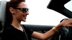 Potret Si Cantik Gal Gadot Beraksi dengan Jaguar Hingga Truk