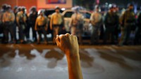 Kasus kematian George Floyd itu membuat isu rasisme dan diskriminasi yang dialami oleh sejumlah warga kulit hitam kembali menjadi sorotan. Tak cuma di Amerika Serikat, tetapi di sejumlah negara di dunia. AP Photo/John Locher.