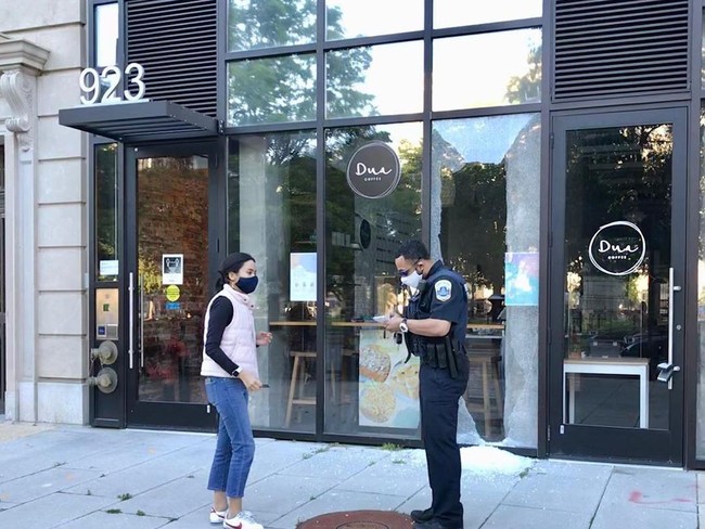 Dua Coffee Jadi Sasaran Demo di Washington hingga Daging Sapi Bertuliskan Lafaz Allah