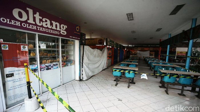 Pandemi COVID-19, Rest Area KM13 Jakarta-Tangerang Mati Suri Rest area KM 13 ruas Tol Jakarta-Tangerang, yang biasanya ramai kini terlihat sepi. Pandemi COVID-19 turut memukul bisnis yang ada di rest area ini.