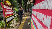 Sebanyak enam tersangka kasus korupsi Jiwasraya akan menghadapi sidang perdana hari ini. Sidang diagendakan mendengarkan dakwaan dari jaksa penuntut umum.
