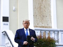 Video: Trump Ogah Minta Maaf Usai Posting Video Rasis Obama Jadi Kera