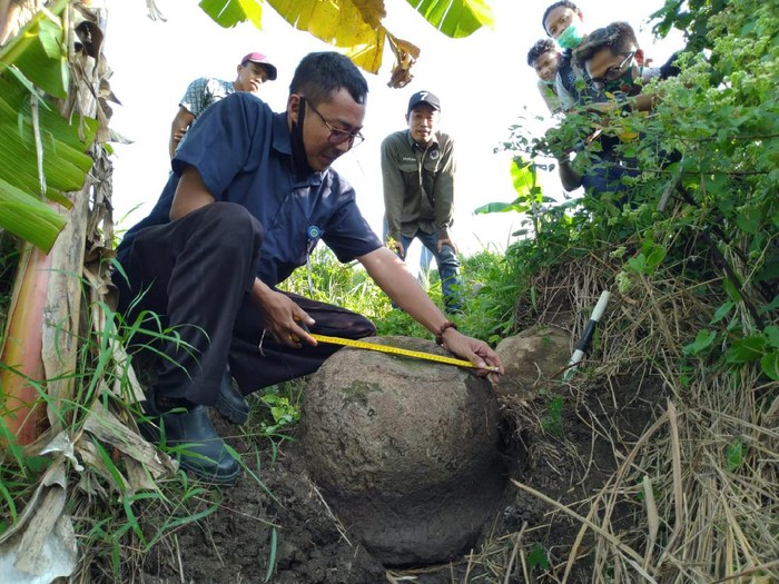 Petani di Mojokerto Temukan Stupa Candi Budha Warisan Penguasa Era Majapahit Akhir