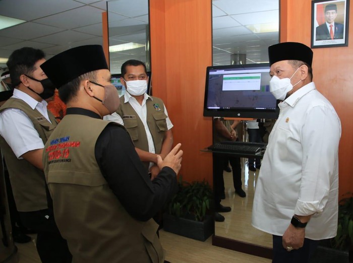 Ketua DPD RI La Nyalla Mahmud Mattalitti bertemu bupati anas