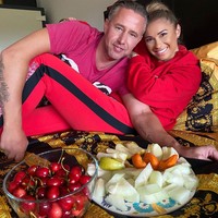 Anamaria memahami binis sepak bola setelah dinikahi Laurentiu Reghecampf, mantan gelandang Rumania. Dari pernikahannya tersebut ia belajar tentang industri sepak bola yang menjanjikan.  Foto: Instagram @anamariaprodanreghecampf