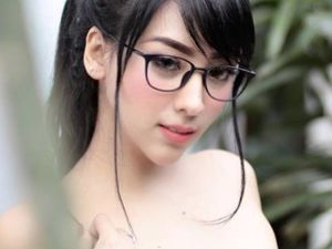 Fisiknya Bikin Minder Orang, Angela Lorenza Tanggapi Kabar Operasi Plastik