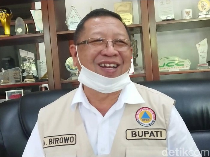Bupati Tulungagung Maryoto Birowo berupaya menyelesaikan masalah anggota DPRD yang mengamuk hingga melempar botol bir. Ia sudah berkomunikasi dengan pimpinan DPRD.
