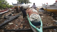 Topan Nisarga juga diperkirakan akan menyerang negara bagian Gujarat yang berdekatan dengan wilayah pesisir Daman, yang menjadi lokasi evakuasi lebih dari 10 ribu orang. AP Photo/Rafiq Maqbool  