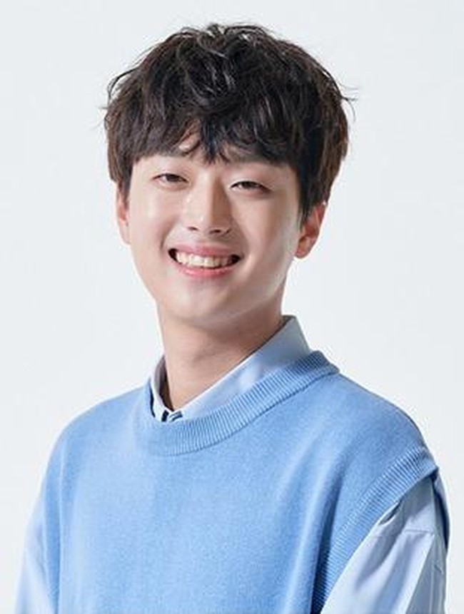 Nomor 7 yang dinilai memiliki kulit paling bening adalah Lee Chanwon. Lee merupakan penyanyi trot dan aktor. Foto: Istimewa