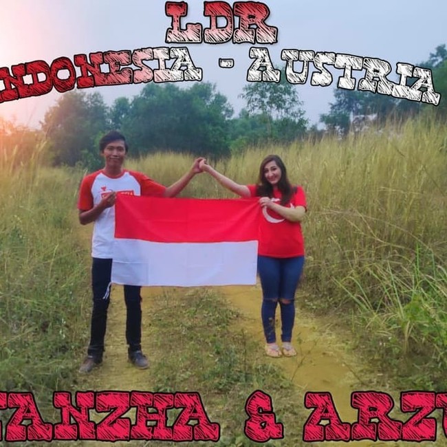 Dan sekarang sejak 6 Juli 2021 sampai belum tahu kapan, orang luar yang mau datang ke Indonesia harus divaksin. Dan aku nggak mau divaksin, sekarang aku bingung aku harus bagaimana nih guys? tanya Arzum. Foto: instagram @awanzha_arzum.