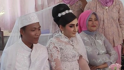 Foto Bule Turki Viral Buka Kabar Sedih Setelah Dinikahi Bambang, Tukang Sapu