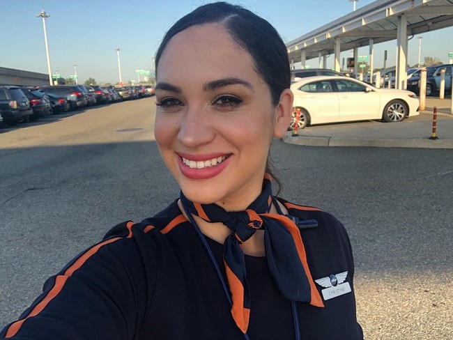 Wanita asal Australia tersebut sudah terbiasa dengan komentar dan pandangan mata yang tertuju padanya setiap hari. Sejak lima tahun lalu, ia memang sering disandingkan dengan Meghan bahkan sebelum dia menjadi istri Pangeran Harry. Foto: Instagram @christineprimrose