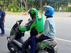 Sudah Boleh Angkut Penumpang, 100 Ojol Pakai Penyekat Pekan Depan