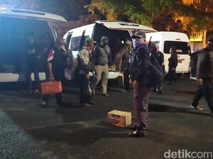Bawa Penumpang ke Jakarta, 6 Travel Gelap Dicegat Polisi di Cianjur