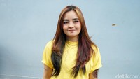 Gita Sinaga saat ditemui di kawasan Studio Trans TV, Kapten Tendean, Jakarta Selatan pada Rabu (3/6). Pool/Noel/detikFoto.
