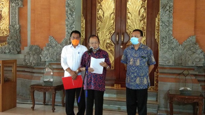 Gubernur Bali I Wayan Koster saat konpers