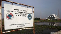 Pekerjaan konstruksi masjid dengan konsep terapung itu dikerjakan oleh konsorsium kontraktor Adhi Karya dan HK. Masjid Al Jabar bakal dilengkapi dengan Museum Rasulullah, Museum Asmaul Husna, dan Museum Al Quran. Selain itu, dilengkapi dengan tempat simulasi manasik haji. (Wisma Putra)