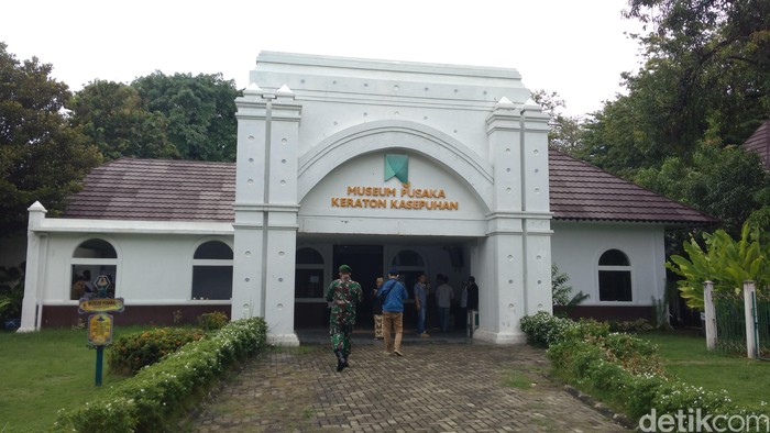 Keraton Kasepuhan Cirebon Masih Sepi Turis