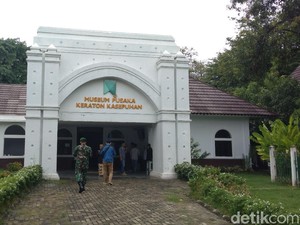 Mulai Beroperasi Lagi, Keraton Kasepuhan Cirebon Masih Sepi Turis