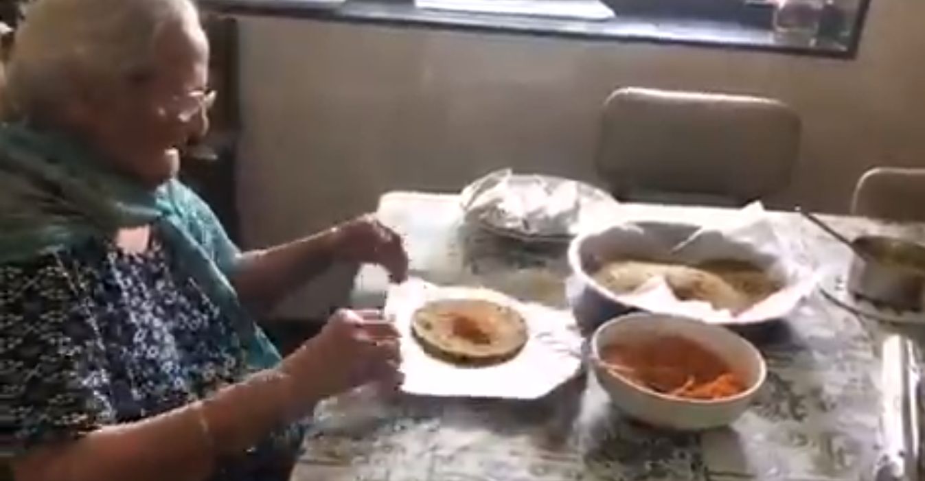 kisah inspiratif nenek berusia 99 tahun yang membagikan makanan gratis