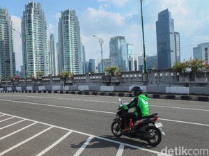 Pesan Driver Buat yang Mau Naik Ojol: Bawa Helm Sendiri