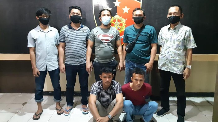 Dua pelaku pengeroyokan seorang pemuda di Palopo, Sulsel.